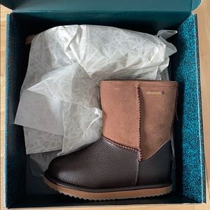 NEW IN BOX Emu Australia Kids Boots